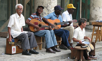 Cuba, L'Avana, suonatori di musica tradizionale