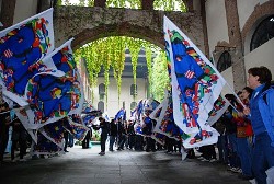 Bandiere nel cortile dell'Arsenale della Pace, Torino